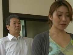 Madre japonesa obtiene coño lamido y follado profundamente