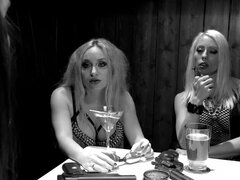 Más caliente fisting, rubia video de sexo con locas estrellas porno Aiden Starr, Lorelei Lee y Nerine Mechanique de Whippedass, 2 fumando caliente rubia mal culo perras se embarcan en una búsqueda brutal para encontrar un nuevo iniciado para su arma sling