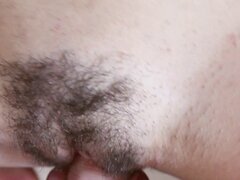Flequillo de belleza española por dinero en vacaciones. Morena española amateur hottie Julia Roca quiere ganar algo de dinero extra en sus vacaciones y en algún apartamento ella chupa y folla extraños gran polla en la cámara