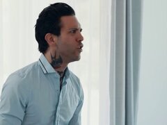 La esposa cachonda Jade Nile disfruta de un sexo hardcore caliente con ella. La esposa cachonda Jade Nile disfruta de un sexo hardcore caliente con su amigo mientras su esposo está ocupado observándolos su esposo es demasiado generoso para dejar que sus e